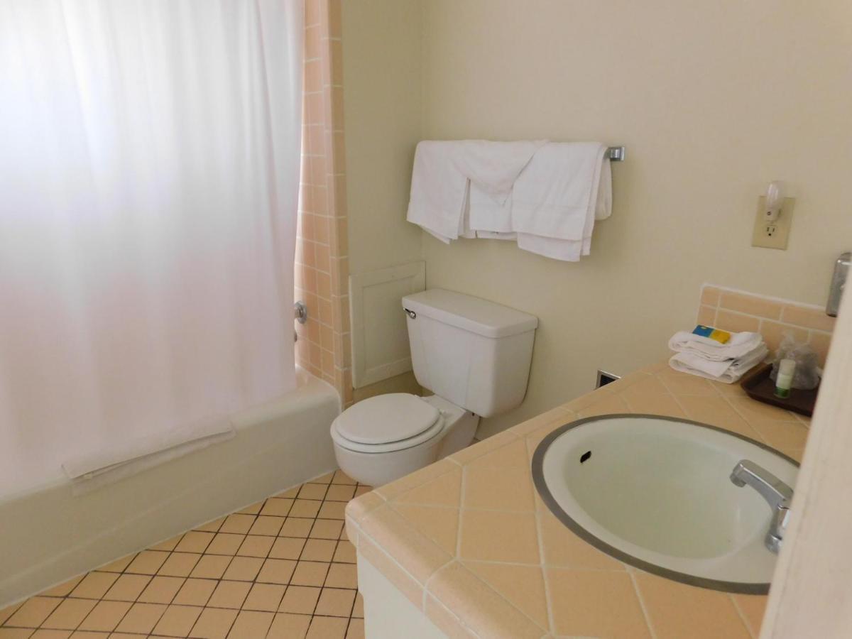 Royal Host Motel Лас Крусес Екстериор снимка
