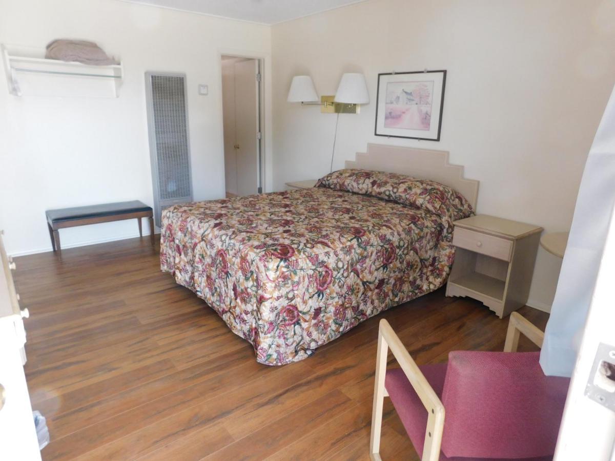 Royal Host Motel Лас Крусес Екстериор снимка