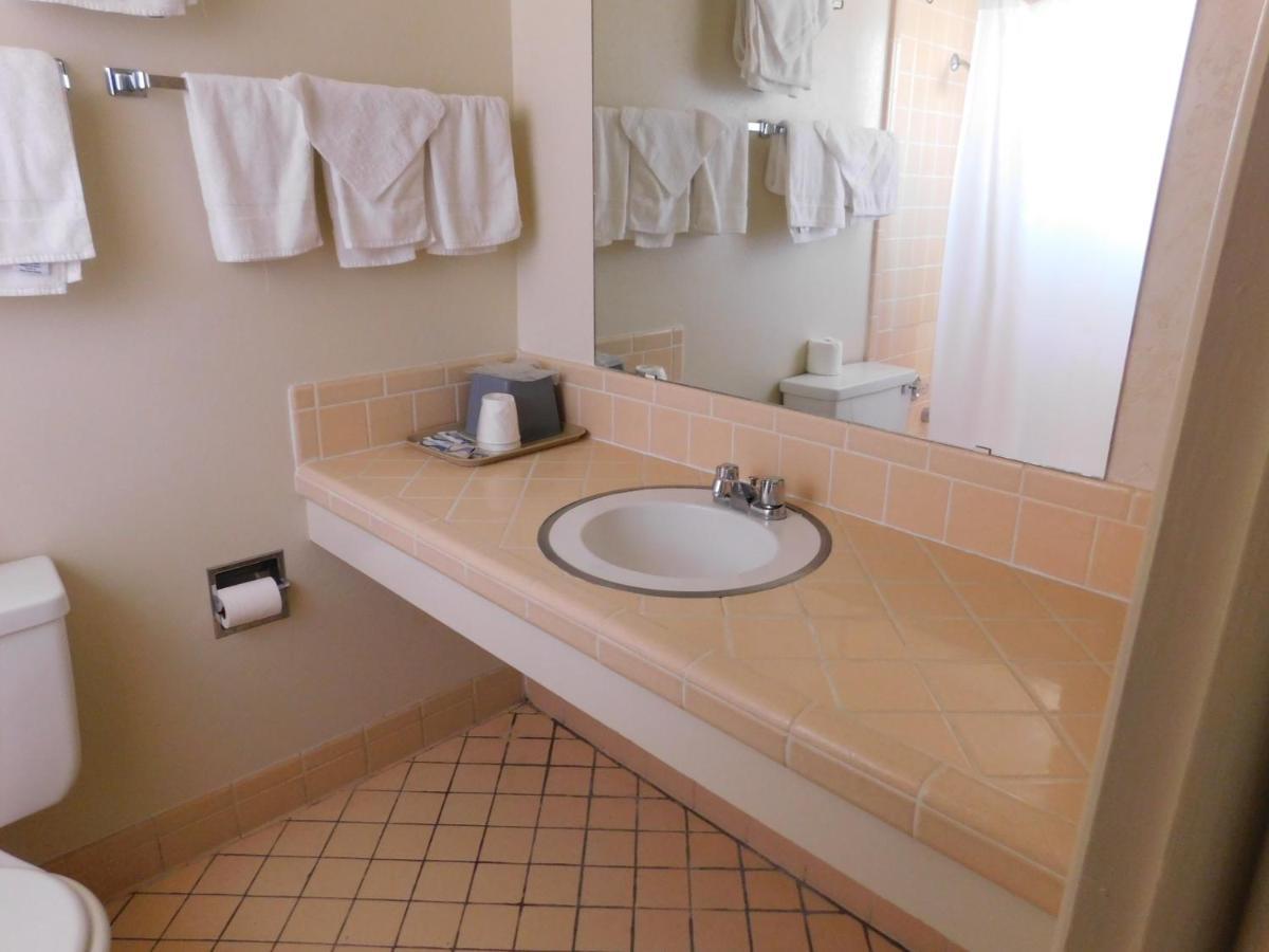 Royal Host Motel Лас Крусес Екстериор снимка